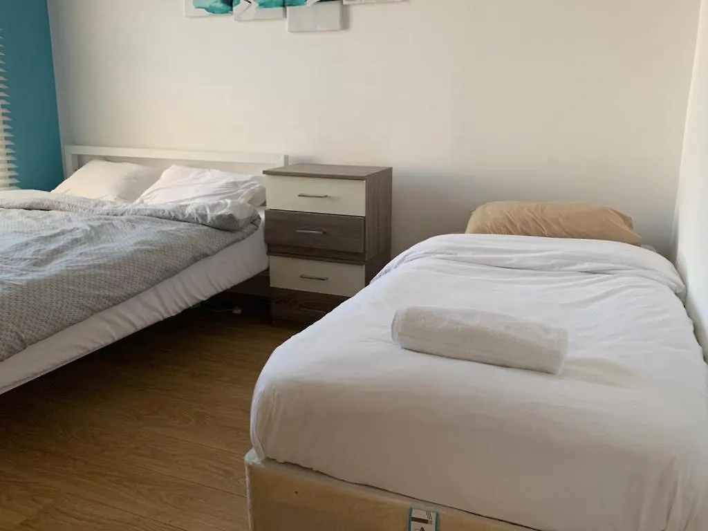 03 Bedroom Apartment-Self Check In London 0*,  United Kingdom